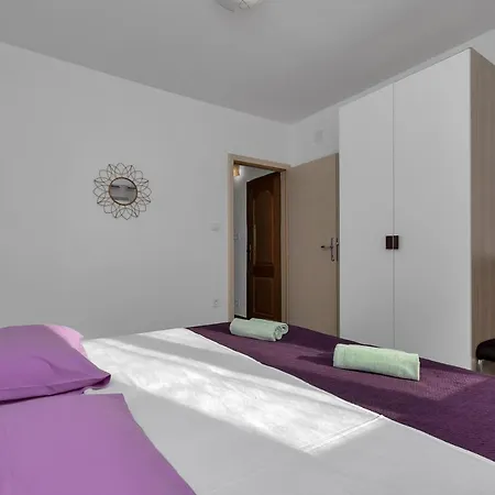 Sunshine Jelsa (Hvar)