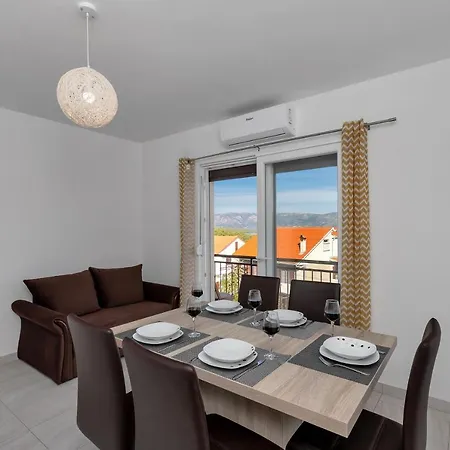 Sunshine Jelsa (Hvar)