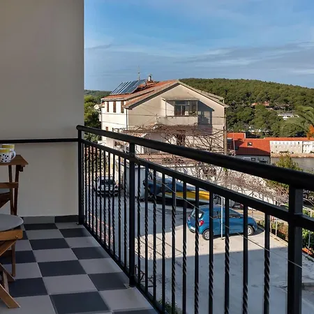 Sunshine Jelsa (Hvar)